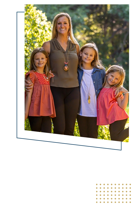 Chiropractor Woodbury MN Lindsey Gillen With Family Chiropractor Woodbury MN Lindsey Gillen With Family